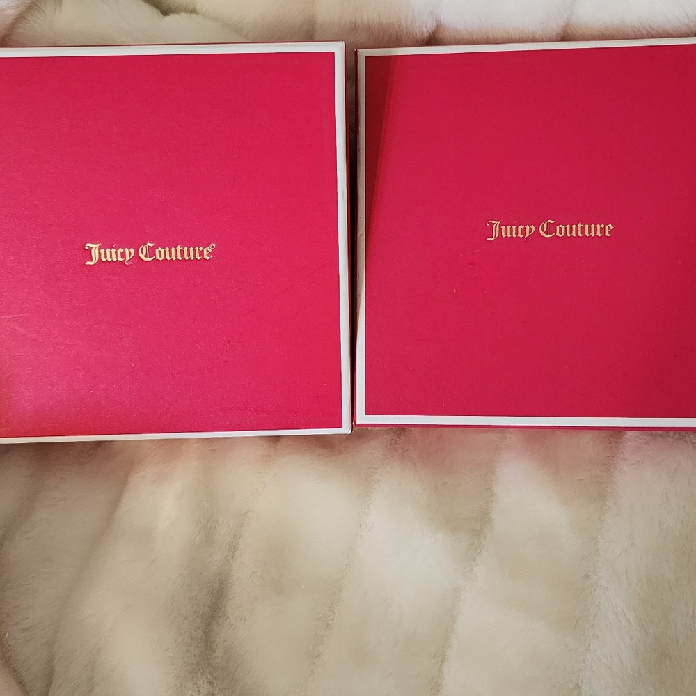 Juicy Couture Gold Necklace Set - Picture 6 of 11